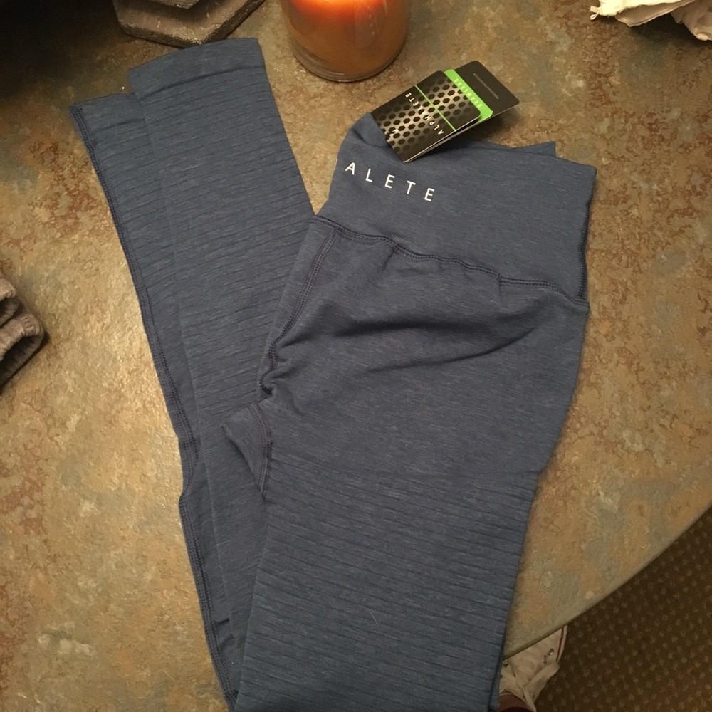 Alphalete Blue Medium leggings